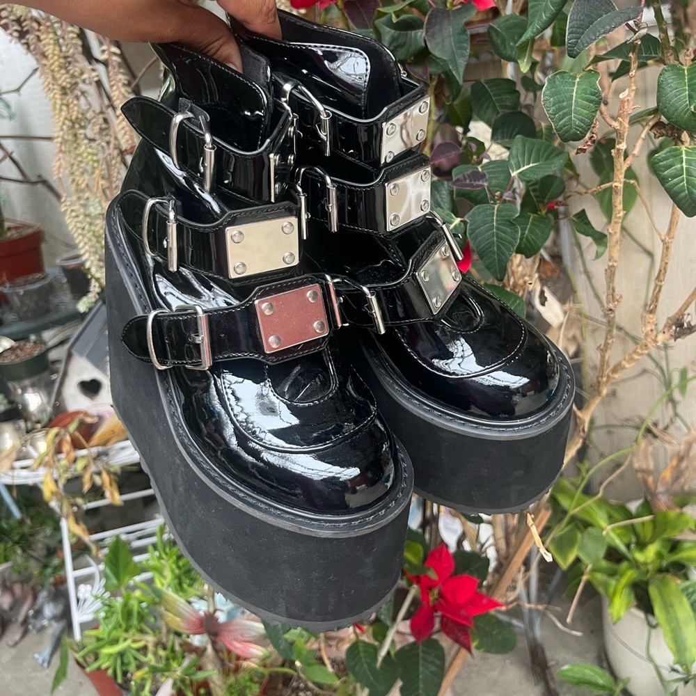 Demonia Boots DemoniaCult Damned 105 Black Pat